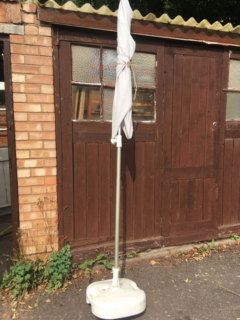 standing parasol