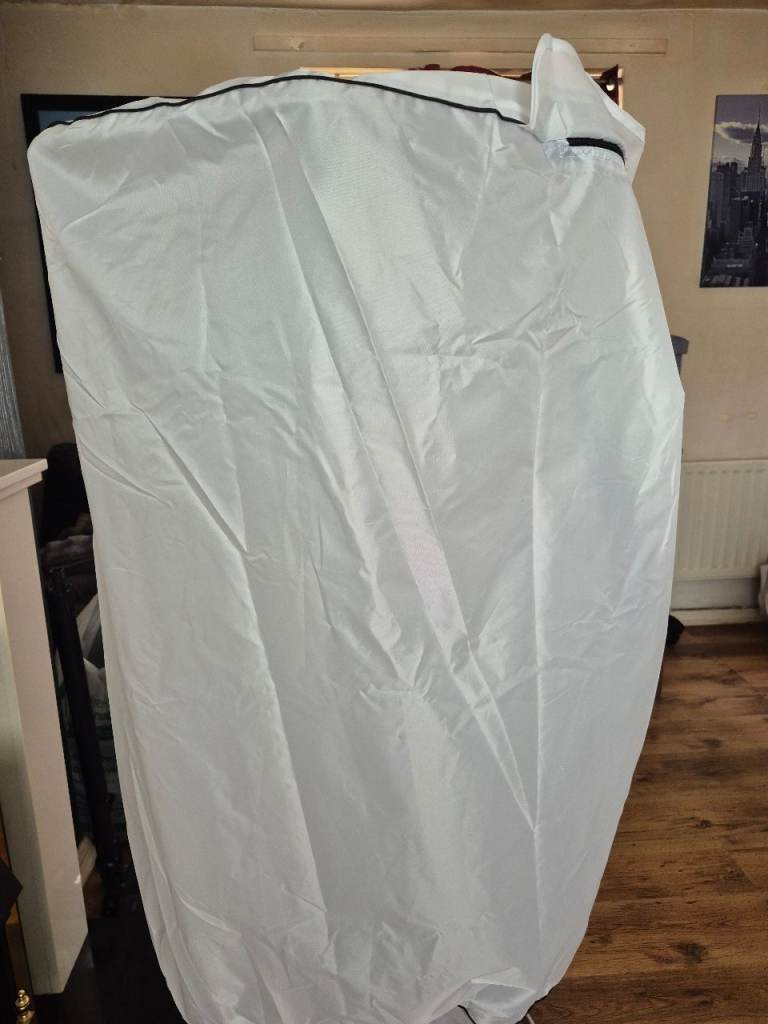 White Clothes Drying Rack with Cover – Good Condition