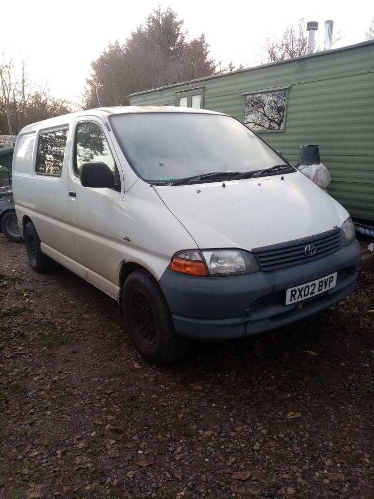 Toyota Hiace - 4 Alloy Wheels with part worn tyres - Kormoran 225/70 R150 112/110R