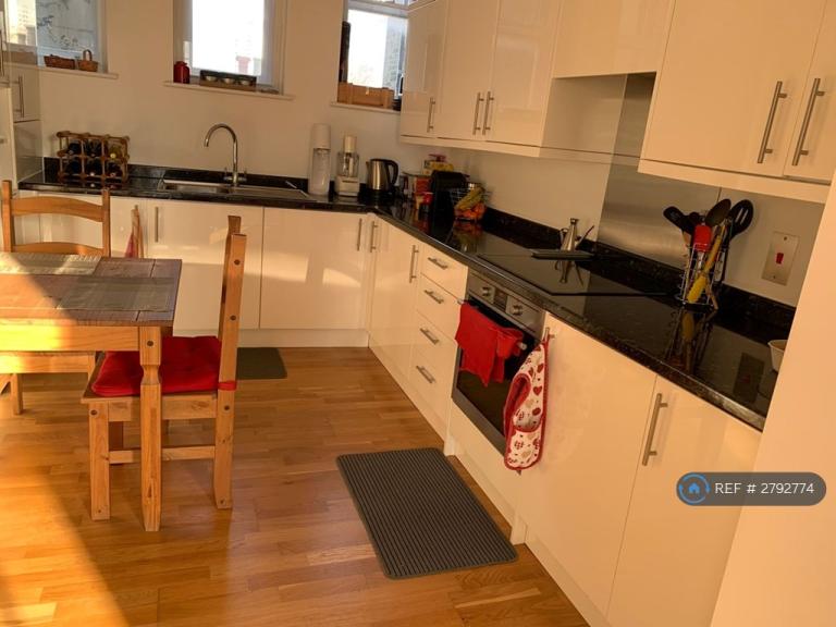 1 bedroom flat in West End Lane, West Hampstead, NW6 (1 bed) (#2792774)