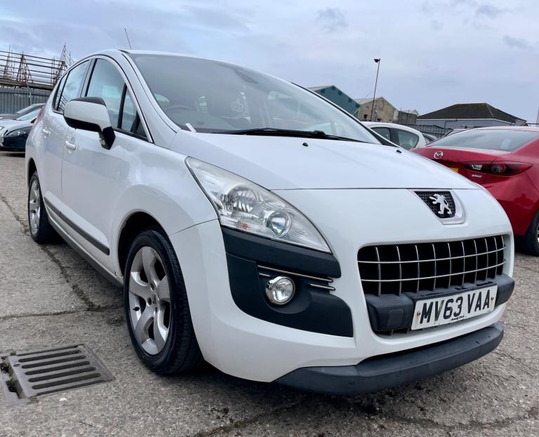 2013 Peugeot 3008 1.6 e-HDi 115 Active II 5dr EGC Estate Diesel Automatic