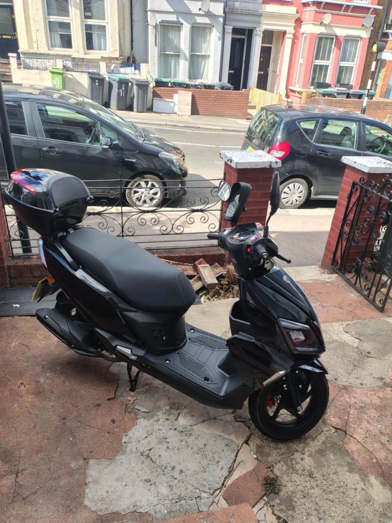 MOTORCYCLE FOR SALE – LIKE NEW – ONLY 42 MILES – £3,800  