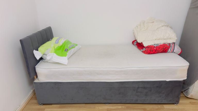 Single Bed with Matress 