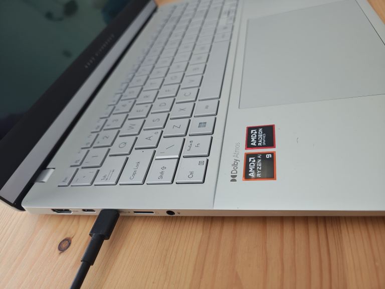 ASUS Vivobook S 14 OLED – Mint Condition – Ultimate Performance AI Laptop