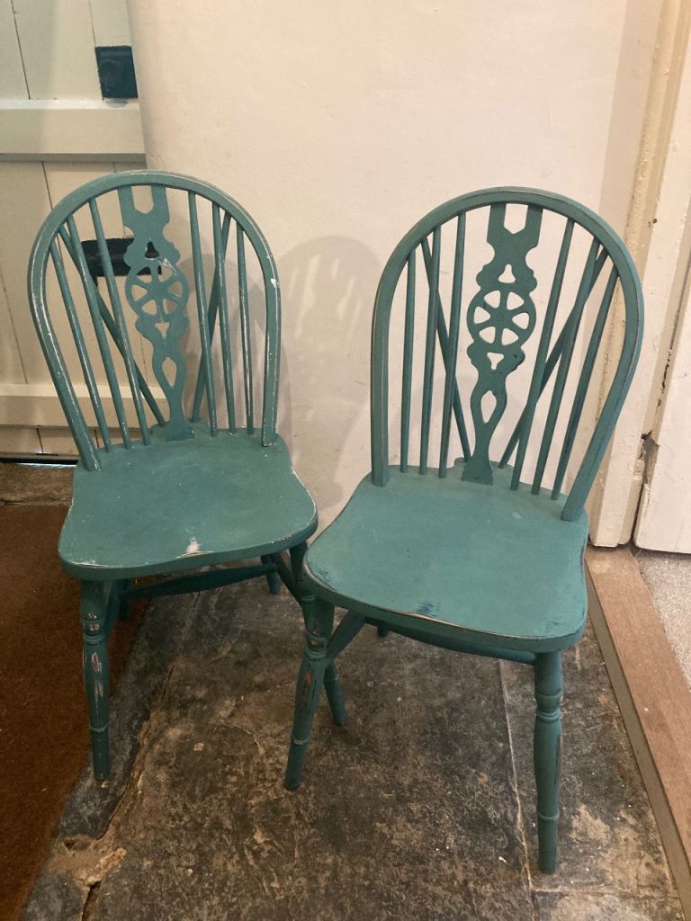 Set of 4 antique vintage chairs 