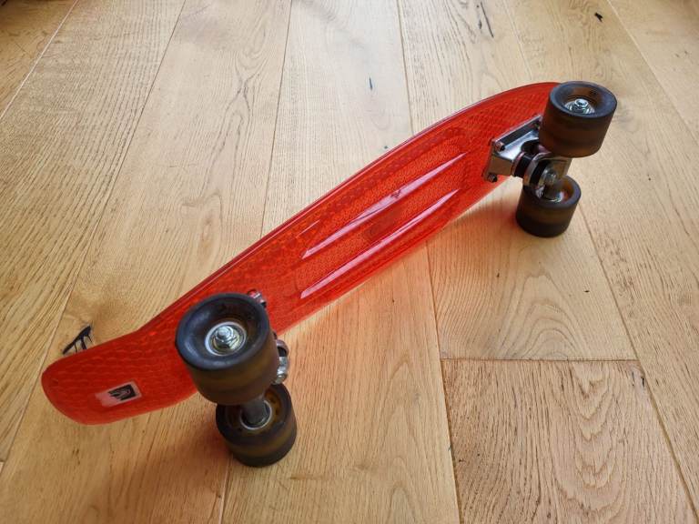 Osprey 23" skateboard £10