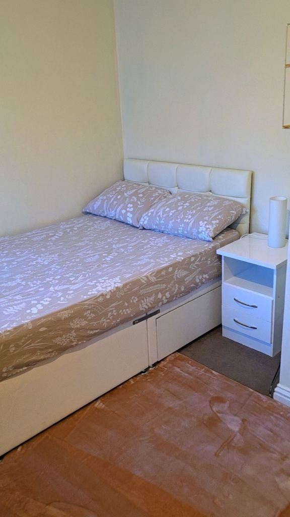 furnished double room to rent £700 