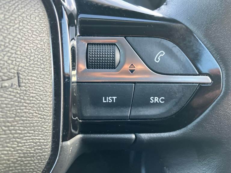 2022 Peugeot 2008 1.2 PureTech Allure Premium 5dr Estate PETROL Manual