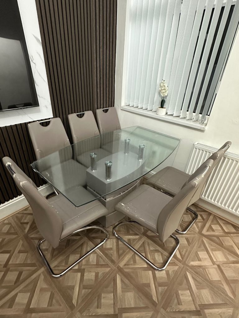 DFS table and 6 chairs 