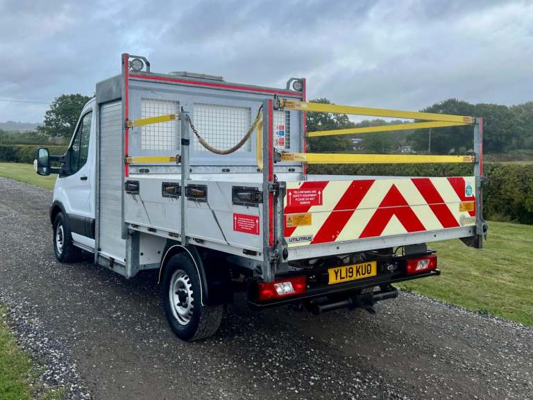FORD TRANSIT 2.0 350 EcoBlue DROPSIDE TIPPER WITH TOOL STORAGE White Manual Die