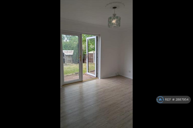 4 bedroom house in Water Lane, Purfleet, RM19 (4 bed) (#2887954)
