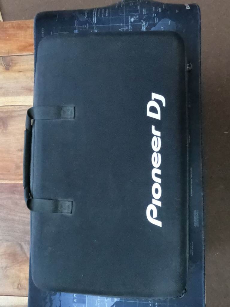 Pioneer Dj decks + AKAI MPD232 