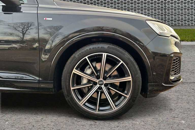 2022 Audi Q7 55 TFSI Quattro Black Edition 5dr Tiptronic [C+S] SUV Petrol Automatic