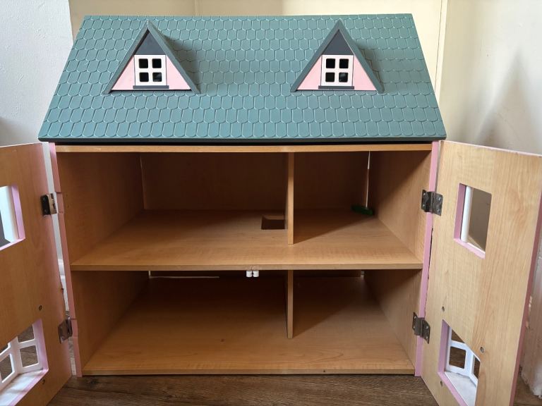 Wooden dolls house 