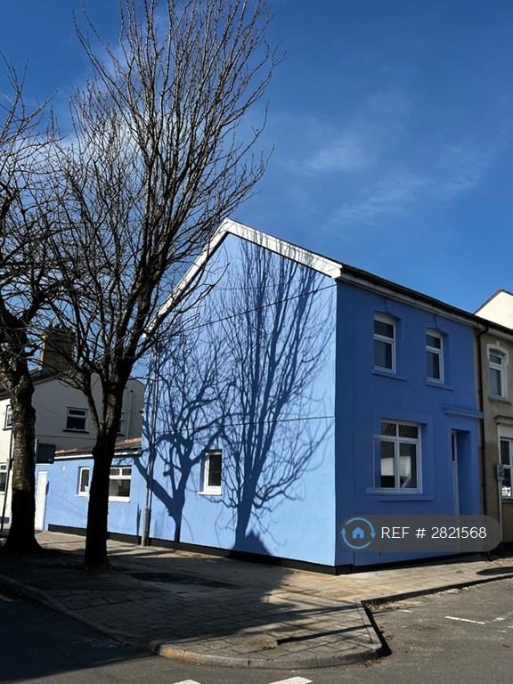 2 bedroom flat in System St, Cardiff, CF24 (2 bed) (#2821568)