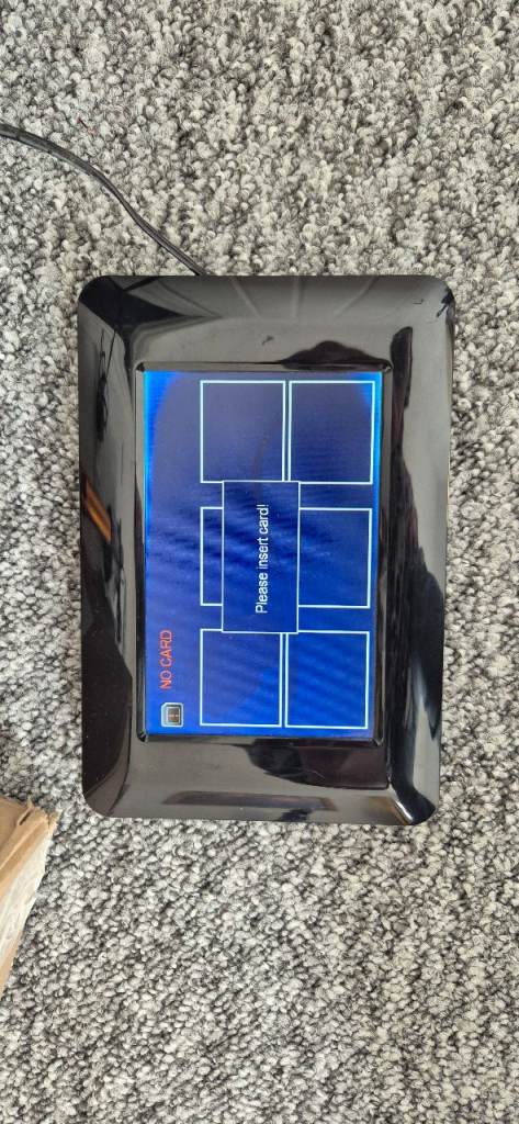 Digital photo frame