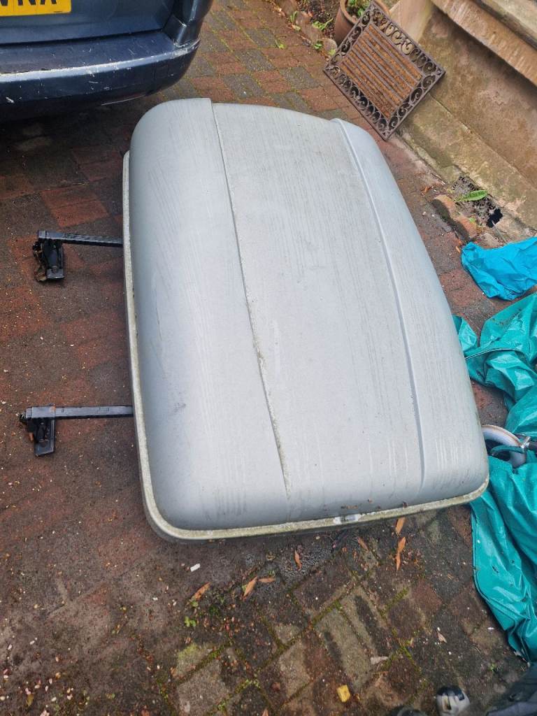 Roof box free