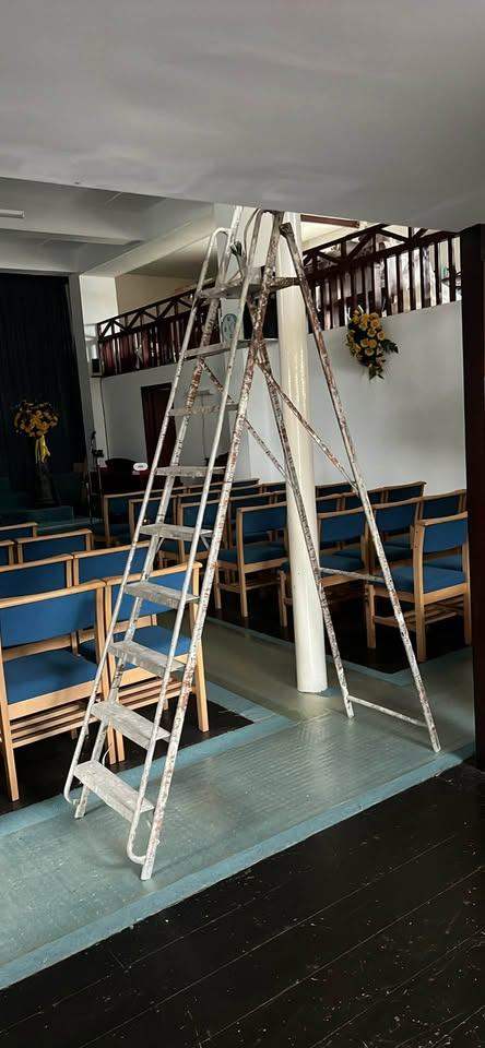 Tall aluminium 8 step ladder GUNNISLAKE PL18 9NA