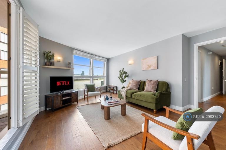 2 bedroom flat in Aurora Building, London, E14 (2 bed) (#2983759)