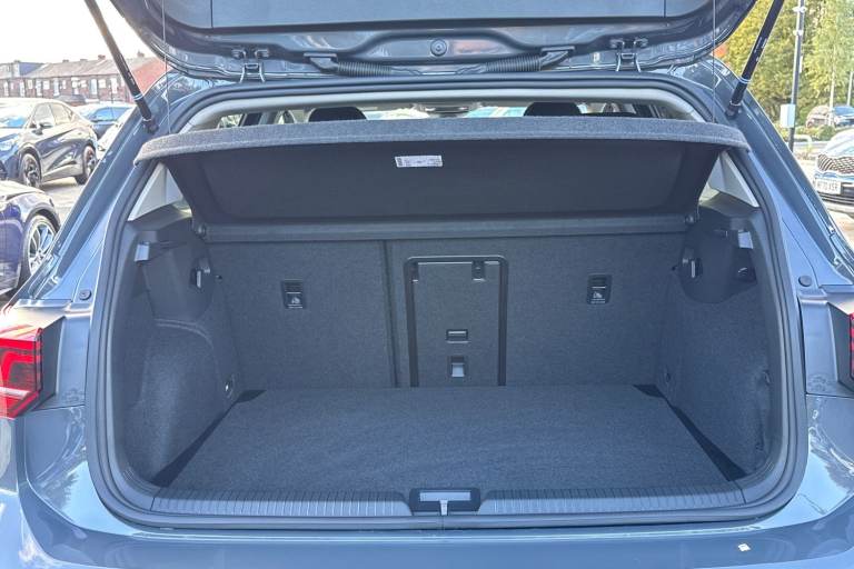 2025 Volkswagen Golf 1.5 eTSI 150 Match 5dr DSG Hatchback PETROL Automatic