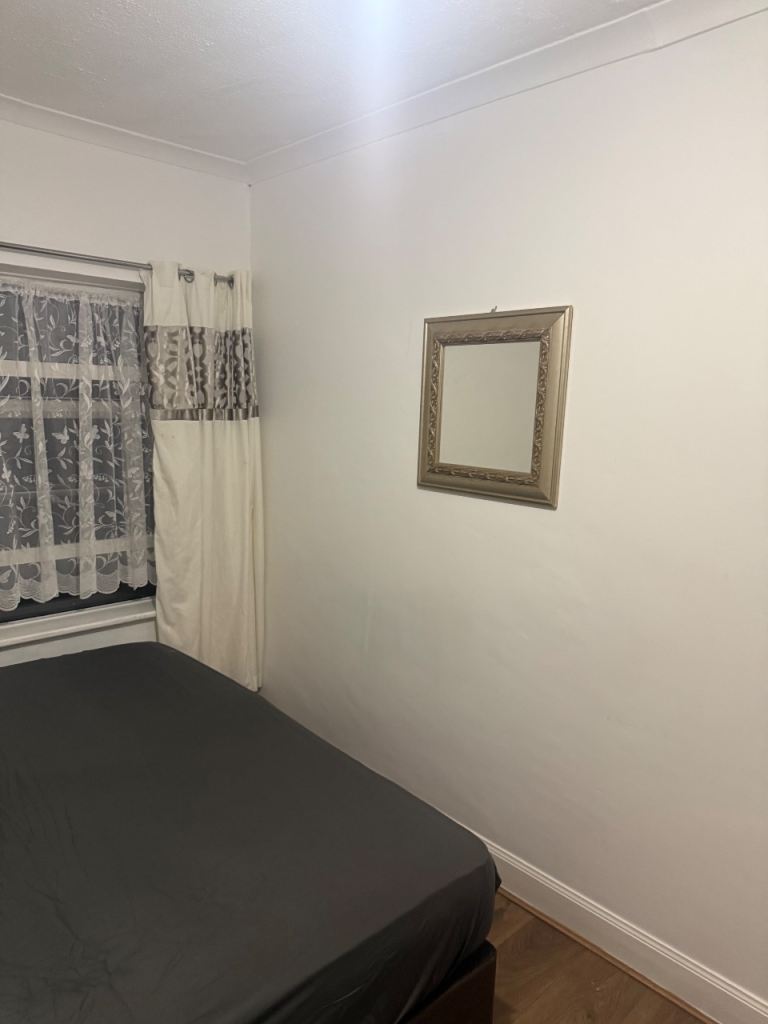 Super king size bedroom 