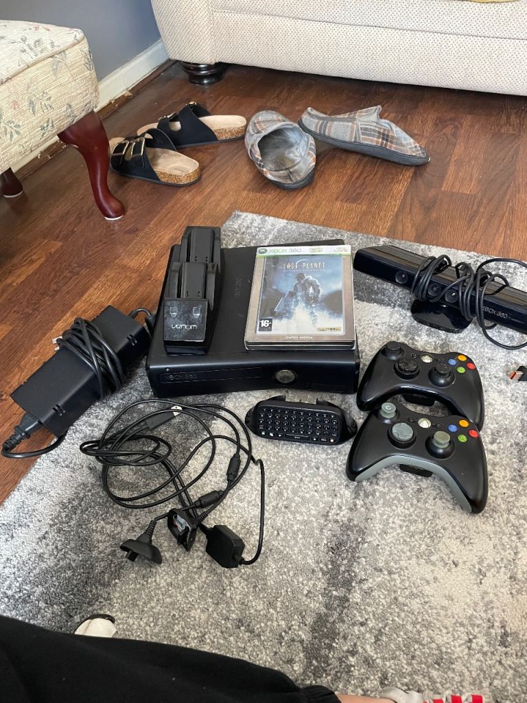 Xbox 360 with games 
