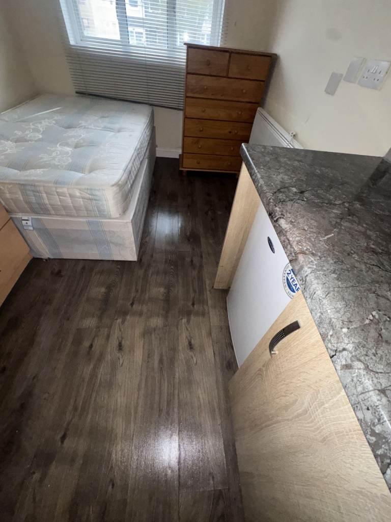 Ensuite Studio Rooms – DSS / Housing Benefit Accepted 