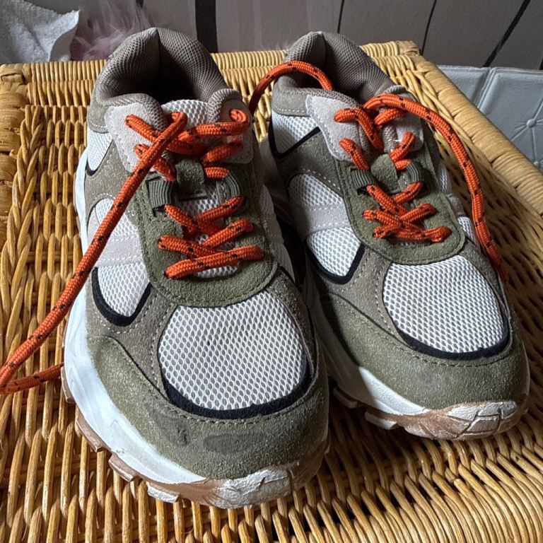 No brand trainers uk size 10 
