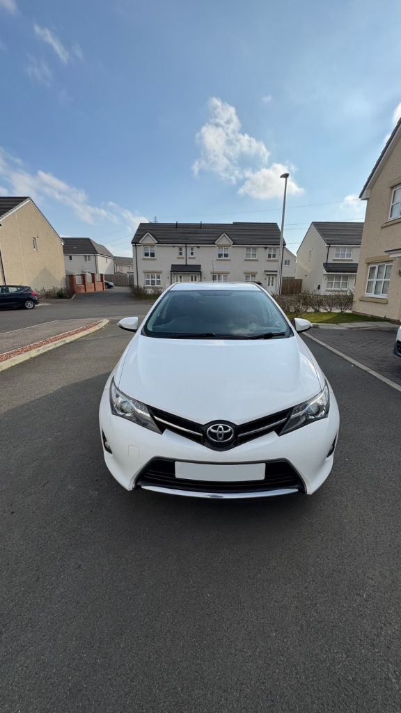 Toyota, AURIS, Hatchback, 2013, Manual, 1598 (cc), 5 doors