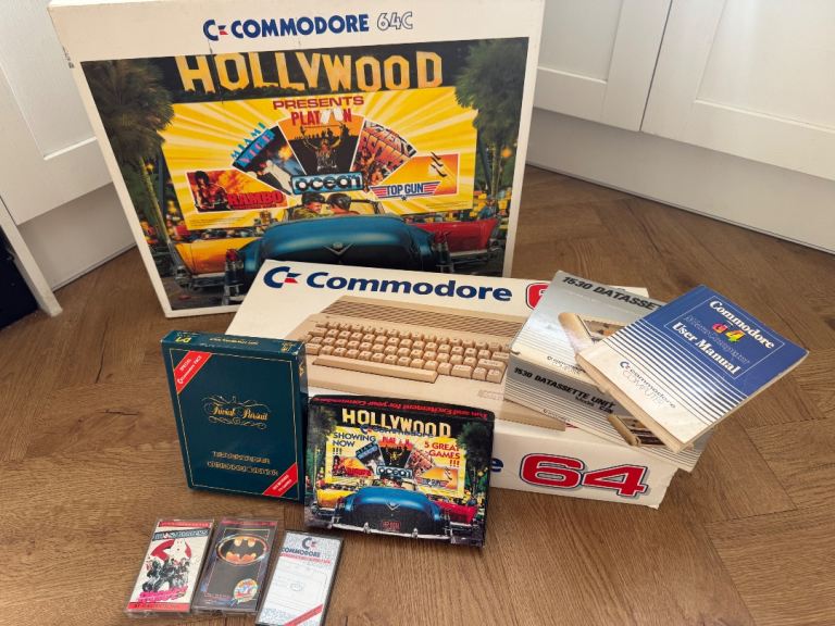 Commodore 64C with Hollywood Presents Play Ocean Top Gun – Good Condition
