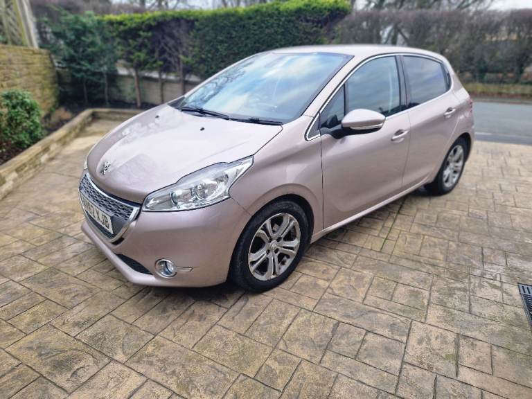 Peugeot, 208, Hatchback, 2012, Manual, 1560 (cc), 5 doors