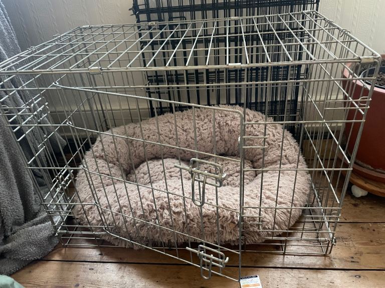 Free medium/large dog/pet crate to give away