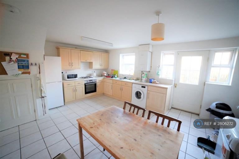 5 bedroom house in Casson Drive, Stapleton, Bristol, BS16 (5 bed) (#2806272)