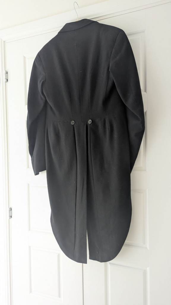 Vintage (c.1940s) Barker Black Tailcoat – Good Condition