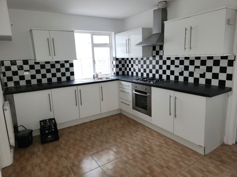 Spacious flat 3 bedroom 