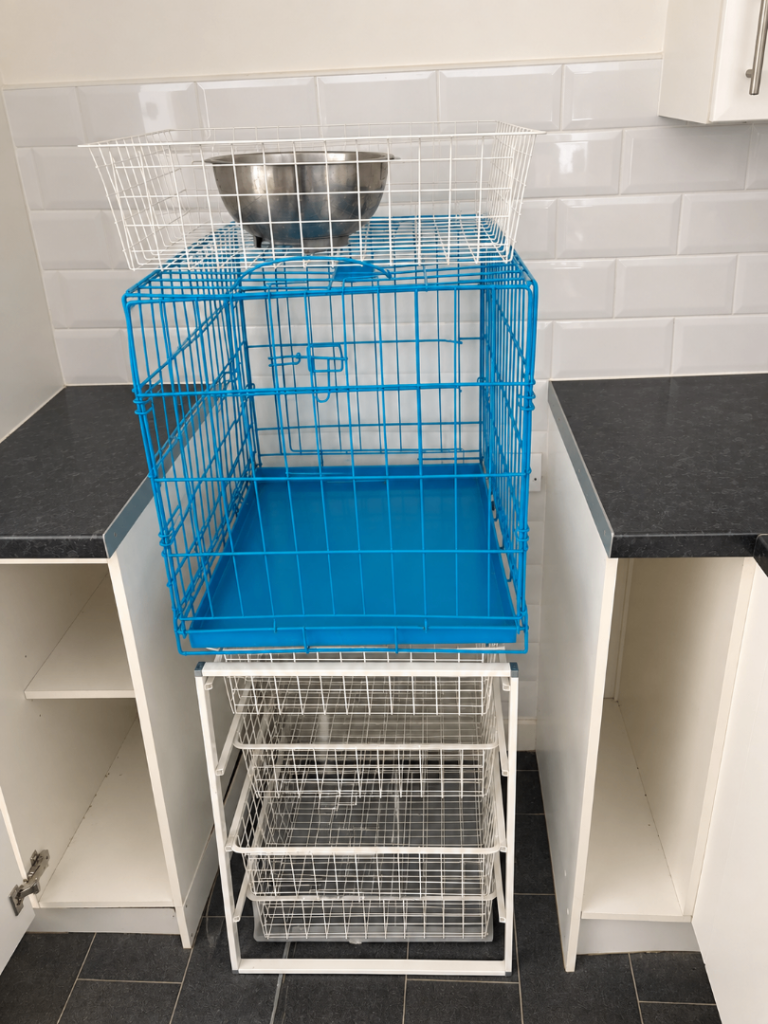 Dog cage 