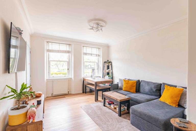 Stunning, 2 bedroom, ground floor flat in Newington, with private garden – available soon!