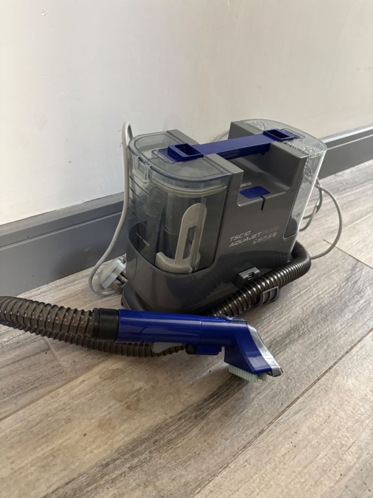 Tower spot cleaner 