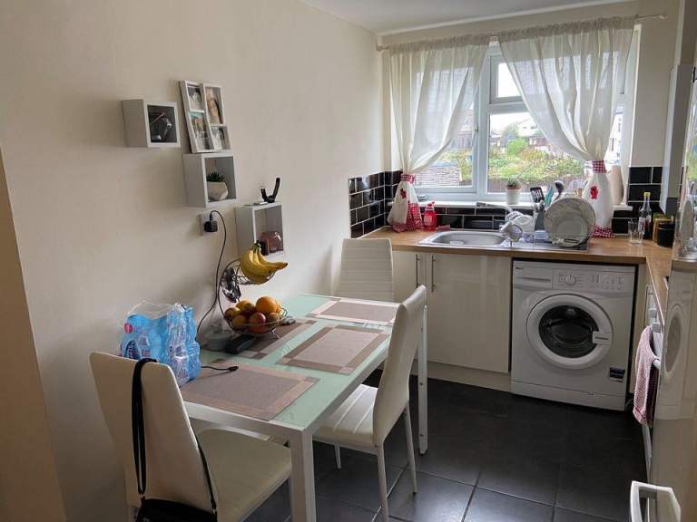 1 BEDROOM 1ST FLOOR FLAT