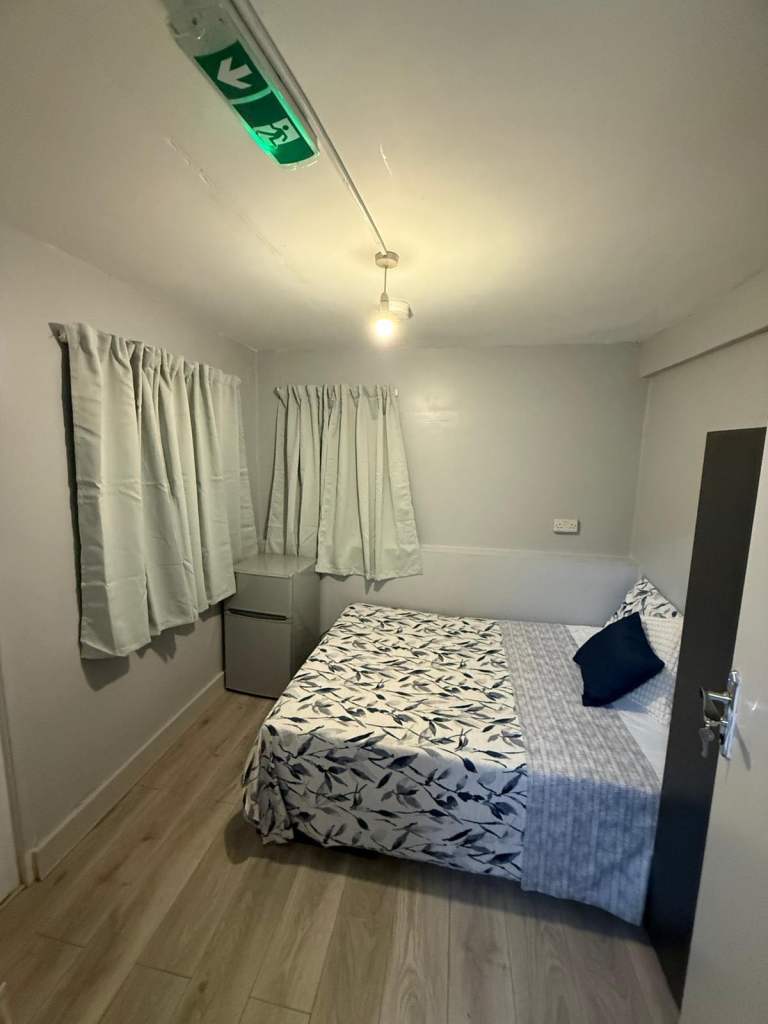 🏠 Large Double Room in Bruce Grove (N17) - Strode Road🔑