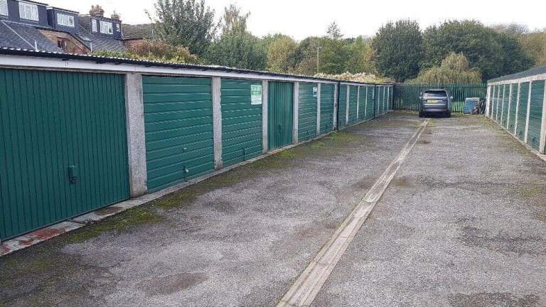 Garage/Parking/Storage: Stratford Street, Oxford OX4 1SW - GATED SITE, NEW DOORS 