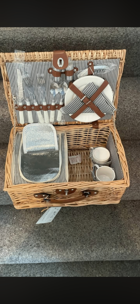 New Wicker Picnic Hamper Basket Set for 2 People