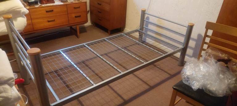 Single bed frame