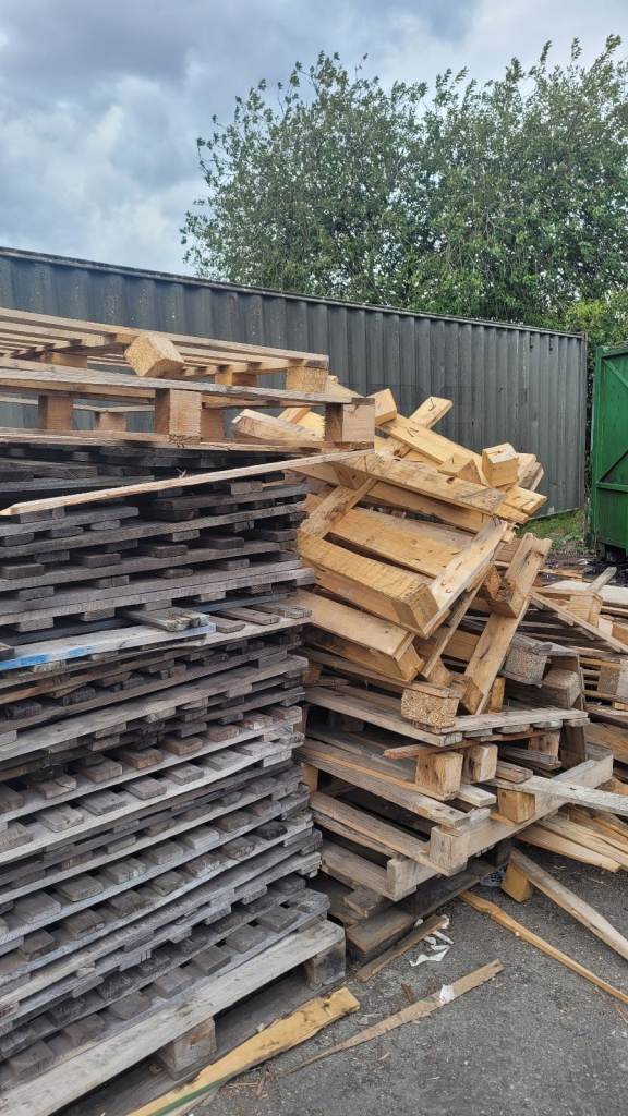 Free Broken pallets