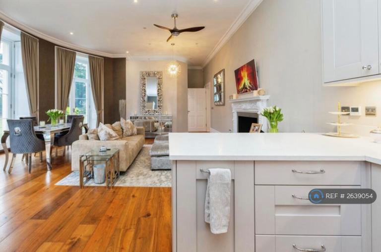 2 bedroom flat in Westhorpe House, Marlow, SL7 (2 bed) (#2639054)