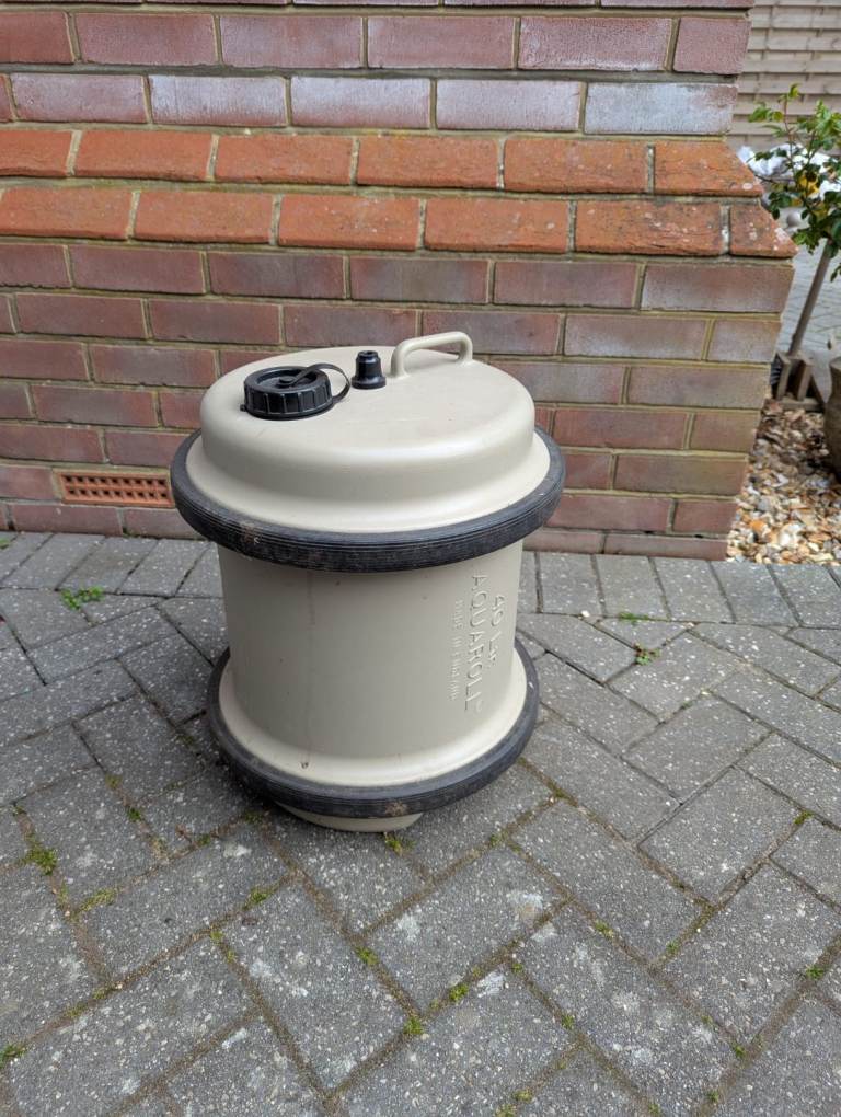 2 aqua roll one 40 litre and one approx 30 litre plus handle