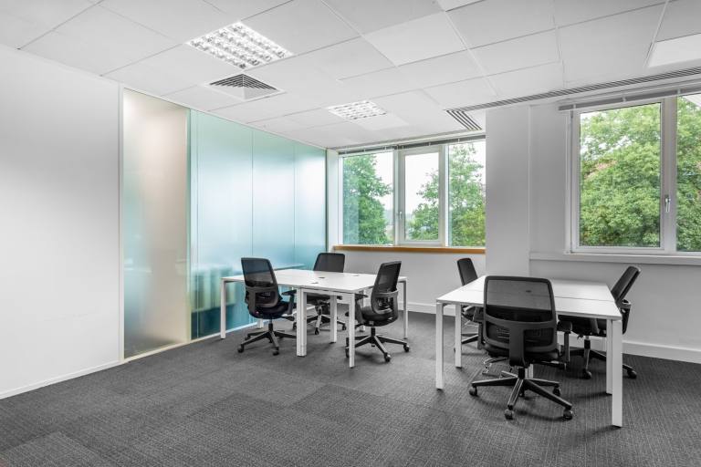 Leatherhead - KT22 7PL \ Private Office Available Immediately for 3 Workstations