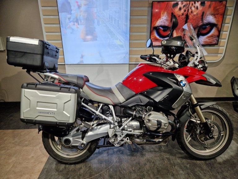 BMW R1200 GS IN RED