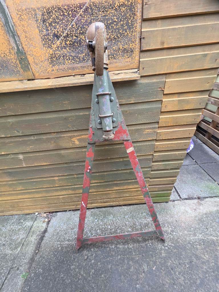 Car trailer towing frame