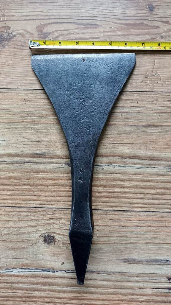 Blacksmith’s Large Cutting Tool